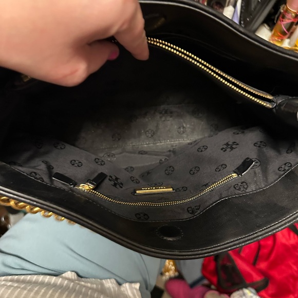 Tory Burch Quilted Alexa Leather Tote with Gold Chain - Picture 7 of 7